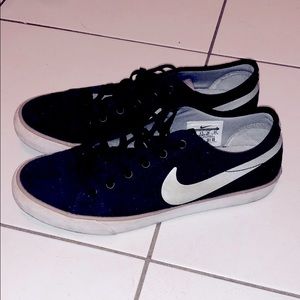Nike Canvas Sneakers
